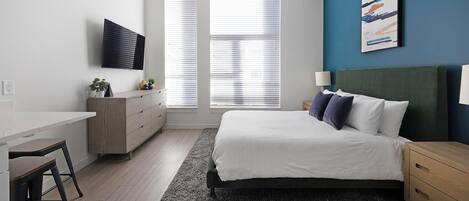 Bureau, fer et planche à repasser, Wi-Fi, draps fournis