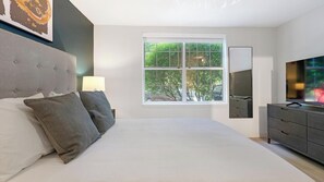 1 bedroom, desk, iron/ironing board, WiFi