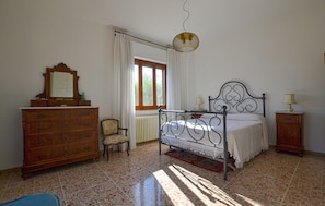 3 bedrooms, travel crib, free WiFi