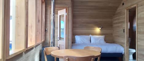 Comfort-Apartment, Balkon, eingeschrÀnkter Meerblick | Wohnbereich