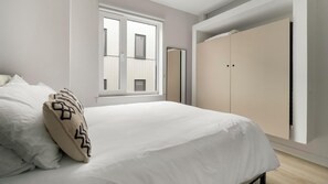 1 bedroom, desk, iron/ironing board, WiFi