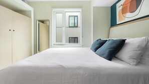1 bedroom, desk, iron/ironing board, WiFi