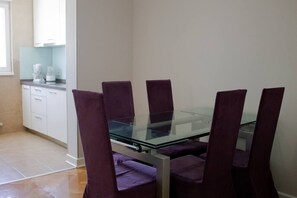 Dining - Pleasant 2-bedroom apartment with AC in charming Bar (Бар)