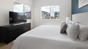 2 bedrooms, desk, iron/ironing board, WiFi