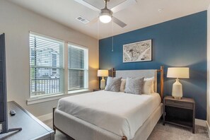 1 bedroom, desk, iron/ironing board, WiFi
