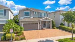 Exterior - 9BR Family Villa • Oversized Pool • Near Disney (Kissimmee)