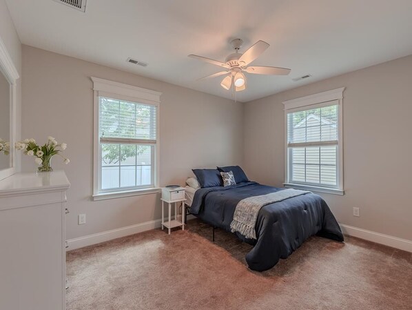3 habitaciones, tabla de planchar con plancha y wifi gratis 