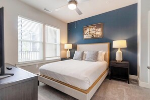 1 bedroom, desk, iron/ironing board, WiFi - Landing | Modern 1BD, Clubhouse, Gym (Santa Rosa Beach)