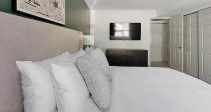 Landing at Franklin Park at Greenbelt Station -...