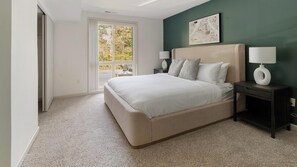 1 dormitorio, escritorio, tabla de planchar con plancha y wifi