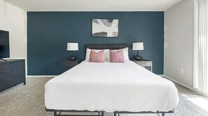 1 bedroom, desk, iron/ironing board, WiFi