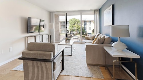 Landing | Amazing 1BD, Gym, Pool
