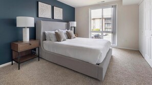 1 habitación, escritorio, tabla de planchar con plancha y wifi 