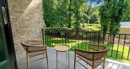 Landing | Beautiful 1BD, Gym, Pool