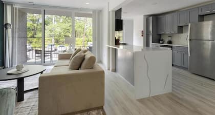 Landing at Franklin Park at Greenbelt Station -...