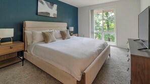 2 bedrooms, desk, iron/ironing board, WiFi - Landing | Chic 2BD, Gym, Pool (Greenbelt)