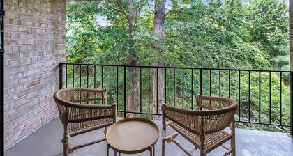 Landing | Stylish 2BD, Gym, Pool