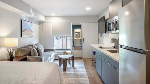 デスク、アイロン / アイロン台、WiFi、ベッドシーツ