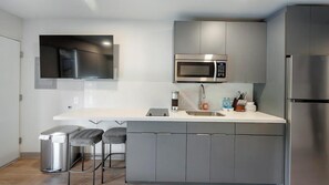 Kühlschrank, Esstisch