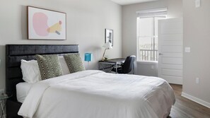 1 bedroom, desk, iron/ironing board, WiFi - Landing | Modern 1BD, Gym, Clubhouse (Wimauma)