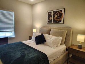 1 habitación, escritorio, tabla de planchar con plancha y wifi 