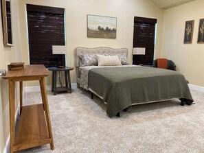 3 bedrooms, desk, iron/ironing board, free WiFi