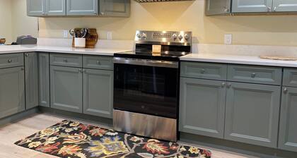 Pet Friendly~3 Bedroom 2.5 Bath Home in Roswell