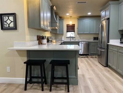 Pet Friendly~3 Bedroom 2.5 Bath Home in Roswell