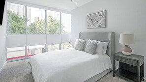 2 bedrooms, desk, iron/ironing board, WiFi