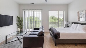 2 多间卧室、办公桌、熨斗/熨衣板、WiFi