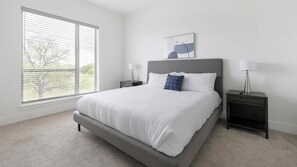 3 bedrooms, desk, iron/ironing board, WiFi