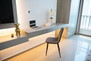 المنشأة من الداخل