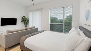 Desk, iron/ironing board, WiFi, bed sheets