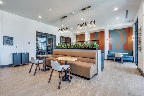 Landing | Stylish 1BD, Courtyard, Clubhouse