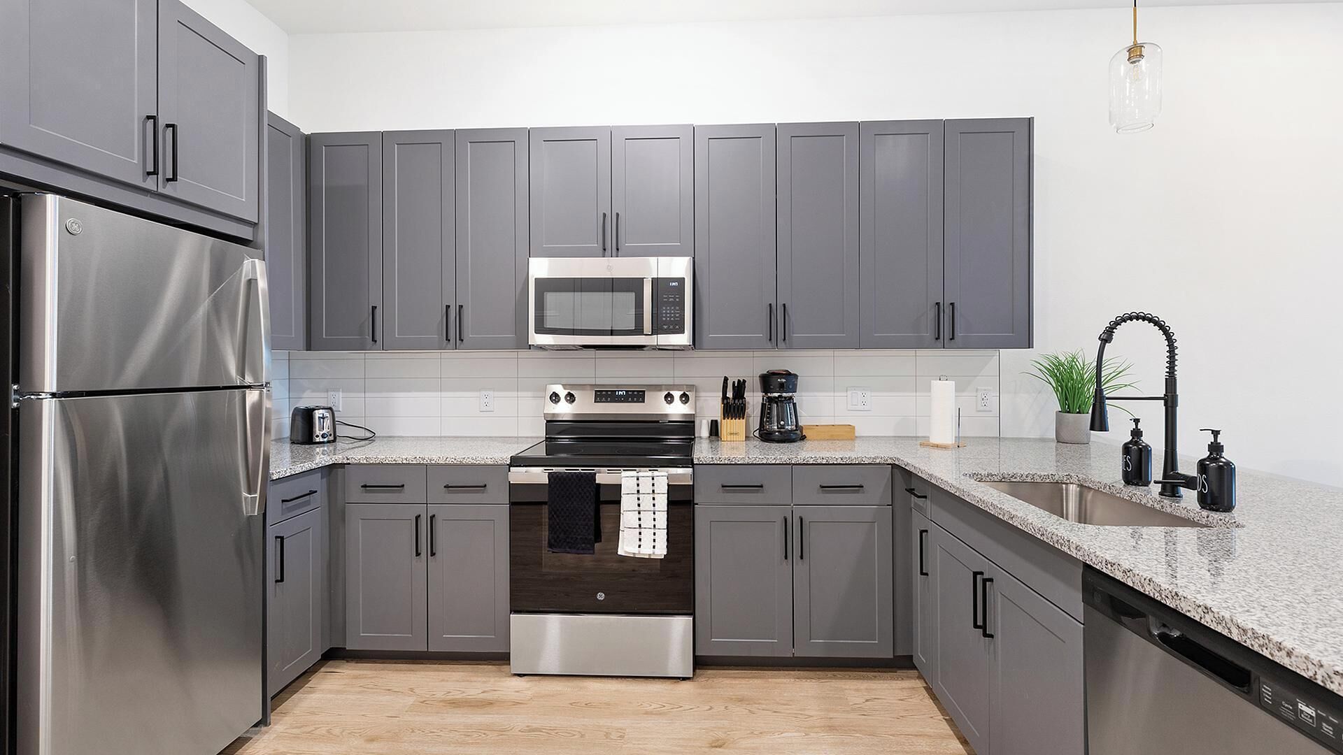 Kühlschrank, Esstisch