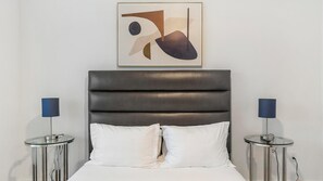 1 chambre, bureau, fer et planche à repasser, Wi-Fi