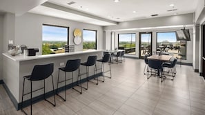 Dining - Landing | Modern Studio, Gym, Clubhouse (Mobile)