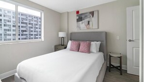 Desk, iron/ironing board, WiFi, bed sheets
