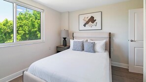1 chambre, bureau, fer et planche à repasser, Wi-Fi