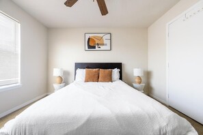 2 bedrooms, desk, iron/ironing board, WiFi