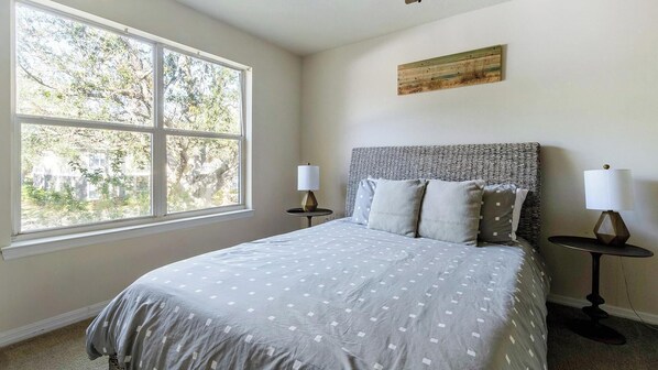 2 bedrooms, desk, iron/ironing board, WiFi