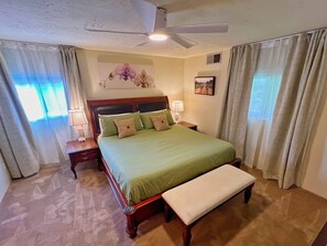 4 bedrooms, desk, free WiFi, bed sheets