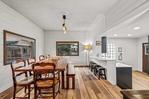 Dining - Leif's Downtown Haus-Hot Tub-Games-Pet Friendly (Steamboat Springs)