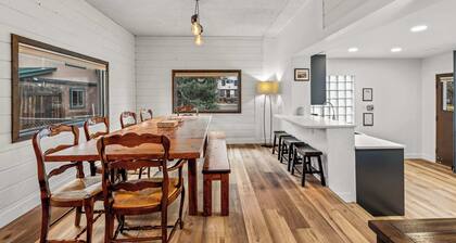 Leif's Downtown Haus-Hot Tub-Games-Pet Friendly