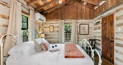 Sycamore Cabin | 1/1 + Loft, Mini Kitchen, Grill, Hill Country Ambience