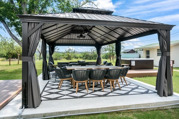 Outdoor dining