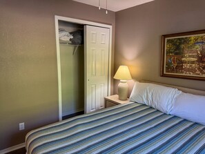 2 Schlafzimmer, Bügeleisen/Bügelbrett, kostenloses WLAN, Bettwäsche