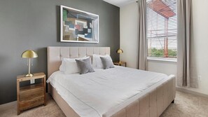 1 habitación, escritorio, tabla de planchar con plancha y wifi 
