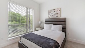 1 bedroom, desk, iron/ironing board, WiFi