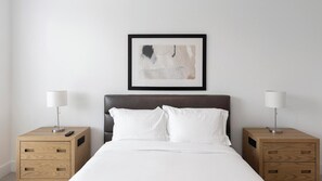 1 bedroom, desk, iron/ironing board, WiFi